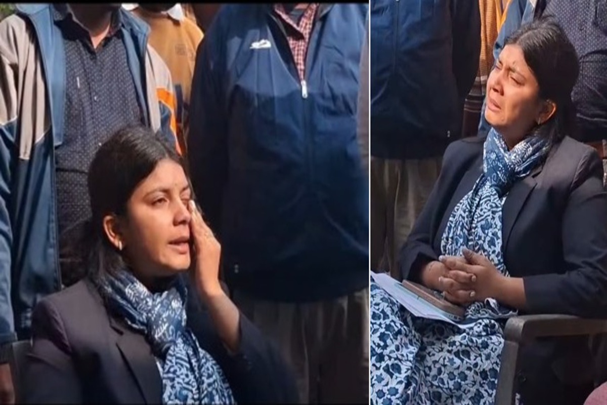 Viral Video: लेखपाल की मौत पर फूट-फूट कर रोई SDM, वायरल हो रहा भावुक कर देने वाला वीडियो