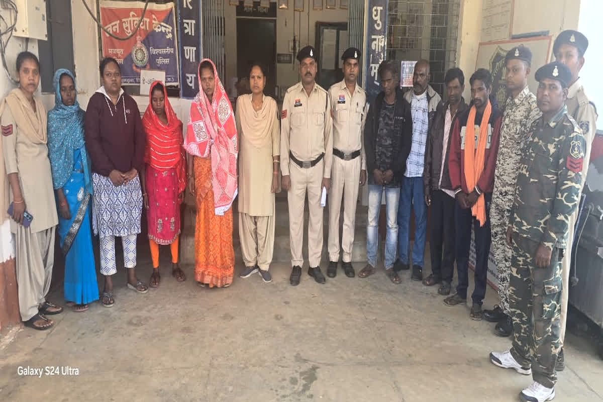 Jashpur Crime News: 8 लोगों ने मिलकर महिला के साथ किया घिनौना काम, जानकर पुलिस भी रह गई हैरान, अब सलाखों के पीछे पहुंचे सभी