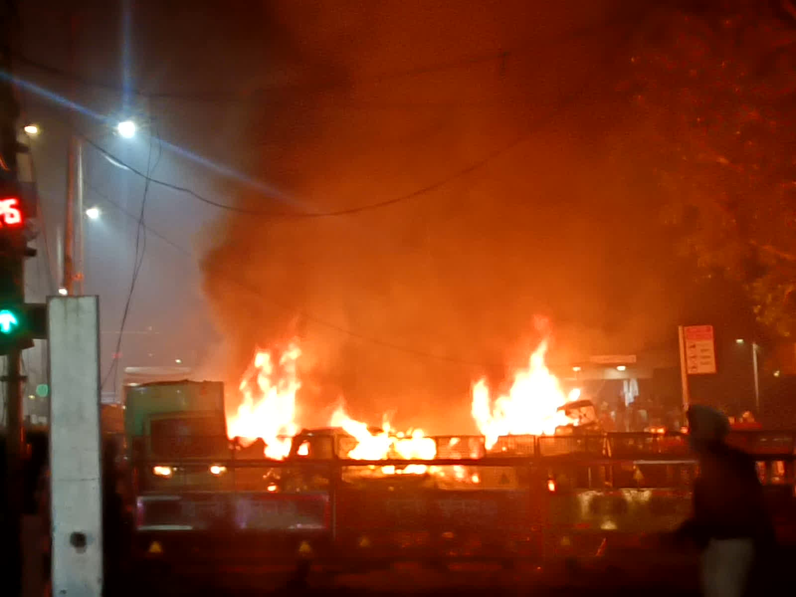 Lal Qila Blast News: धमाके के बाद दिल्ली में बड़ा एक्शन, लाल किला सहित इन स्थानों को किया गया बंद…