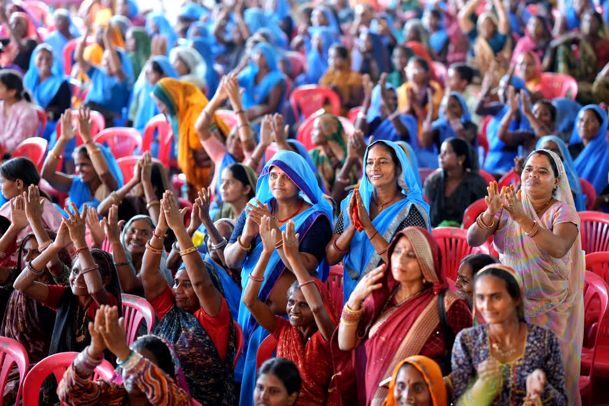 Madhya Pradesh News: एमपी की लाड़ली बहनों के लिए बड़ी खबर, आज सीएम खाते में ट्रांसफर करेंगे राशी, 1250 रुपये या 1500, इस खबर में पढ़िए…