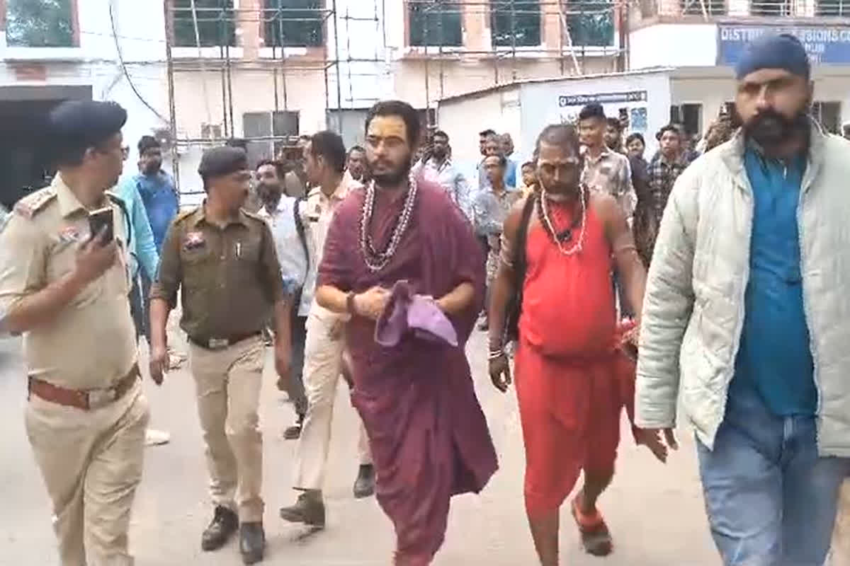 Bilaspur News: कथावाचक आशुतोष चैतन्य महाराज को बड़ी राहत, इन शर्तों के साथ मिली जमानत, सतनामी समाज के खिलाफ की थी आपत्तिजनक टिप्पणी