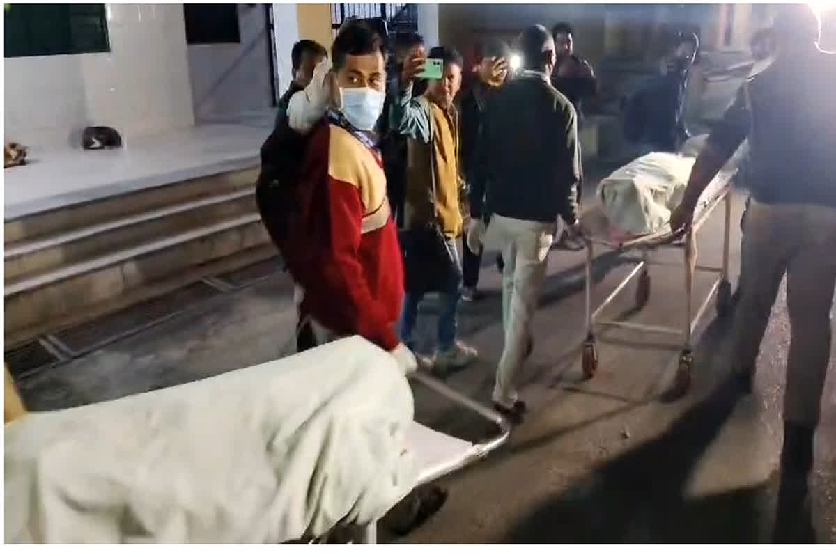 Moradabad News: व्यापारी के घर फायरिंग करने वाले दो शातिर बदमाश मुठभेड़ में ढेर, ASP को भी लगी गोली
