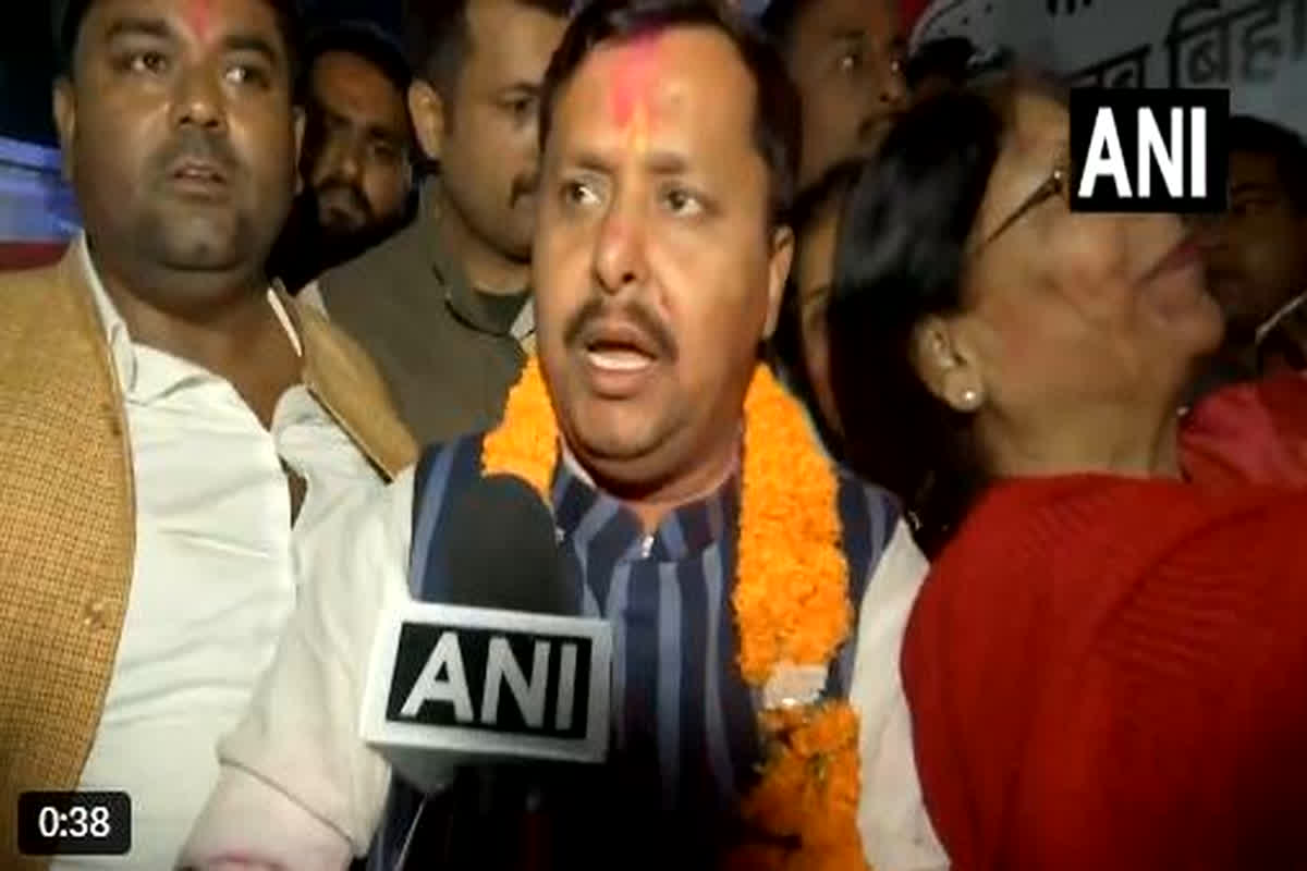 Bihar Assembly Election Result: जीत के बाद पहली बाहर मीडिया के सामने आए छत्तीसगढ़ भाजपा के प्रदेश प्रभारी नितिन नबीन, बताया कौन होगा मुख्यमंत्री, देखें आप भी