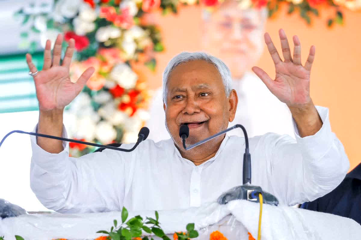 Bihar GOVT Alliance News: क्या नीतीश कुमार​ फिर मारेंगे पलटी? चुनाव जीतते ही इस पार्टी ने दिया गठबंधन करने का ऑफर, शेयर की कैबिनेट की पूरी कुंडली