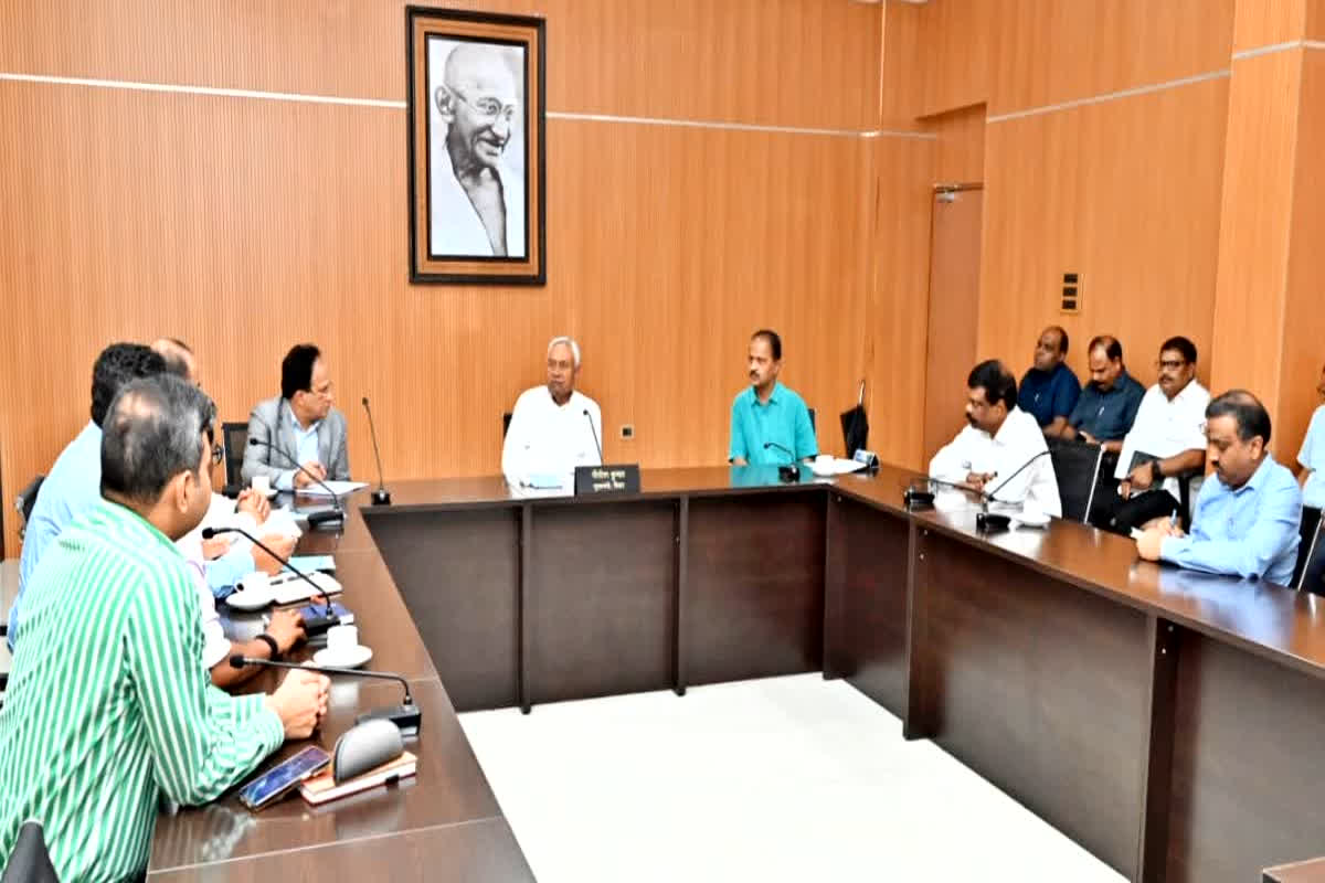 Bihar New Cabinet Minister List 2025 in Hindi: नीतीश कुमार की नई सरकार के मंत्रियों का नाम लगभग तय! इन नमों पर लग सकती है मुहर, जानिए कौन होंगे दो डिप्टी सीएम