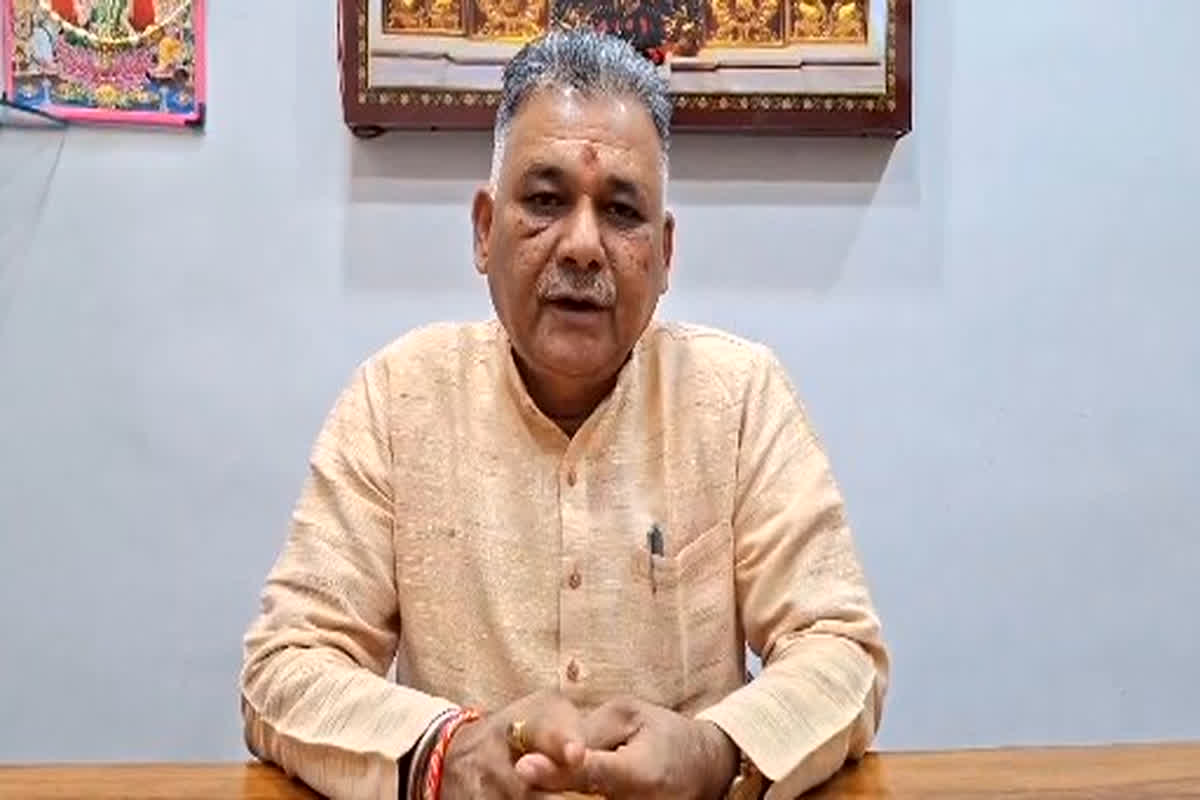 Inder Singh Parmar Viral Video: ”मेरे शब्दों पर मुझे दुःख है, मैं प्रायश्चित करता हूँ…” बैकफुट पर आए मंत्री इंदर सिंह परमार, जानें किस बात के लिए मांगी माफ़ी