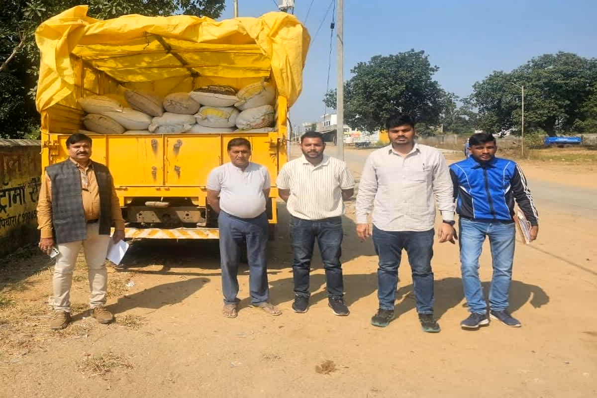 CG Paddy News: विभागीय टीम की छापेमारी, अवैध रूप से भंडारित किए गए 50 क्विंटल धान जब्त