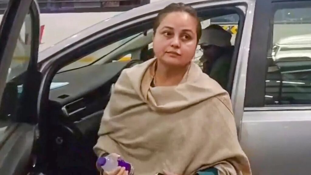 Rohini Acharya attack on Tejashwi Yadav