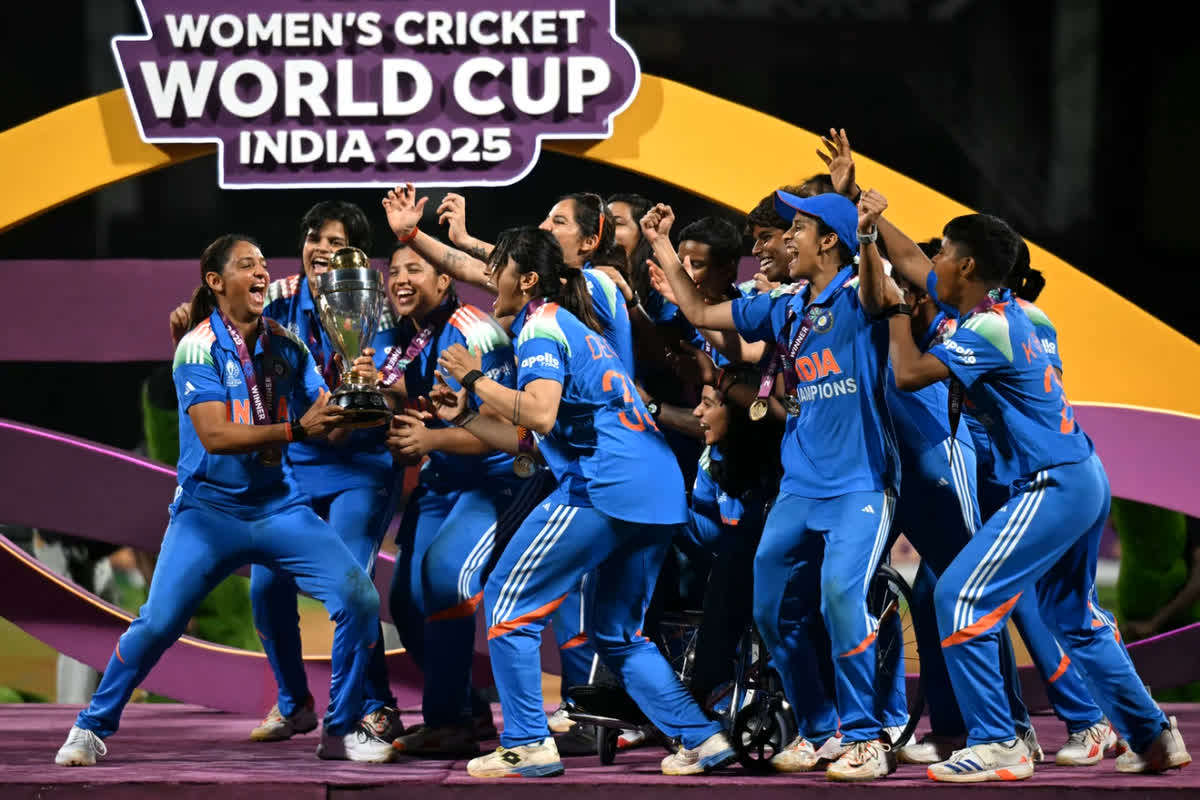 Harmanpreet Kaur World Cup 2025: विश्व विजेता बनने के बाद भावुक हुई कप्तान हरमनप्रीत कौर.. जानें किसे दिया खिताबी जीत का श्रेय