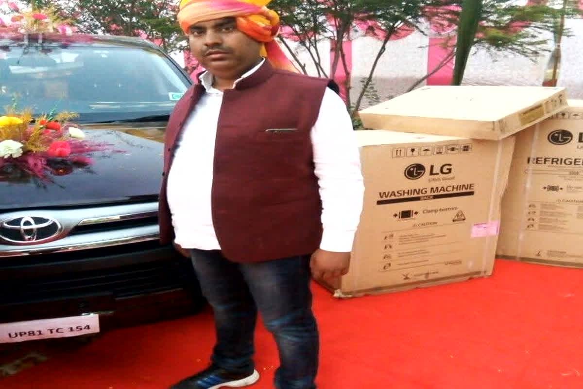 UP Crime News: शादी समारोह में अचानक हुई भाजपा के दिग्गज नेता की मौत, पलभर में मातम में बदली खुशियां, जानें क्यों बुलानी पड़ी पुलिस