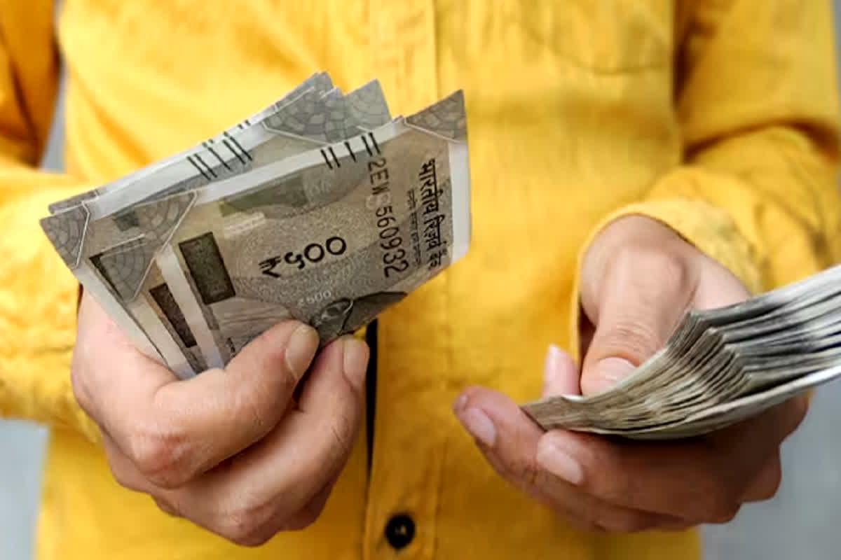 GOVT Employees Arrears Payment: किसी भी कर्मचारी को नहीं मिलेगा एरियर, सीधे 6 लाख रुपए का लगा झटका, बैठक में लिया गया बड़ा फैसला