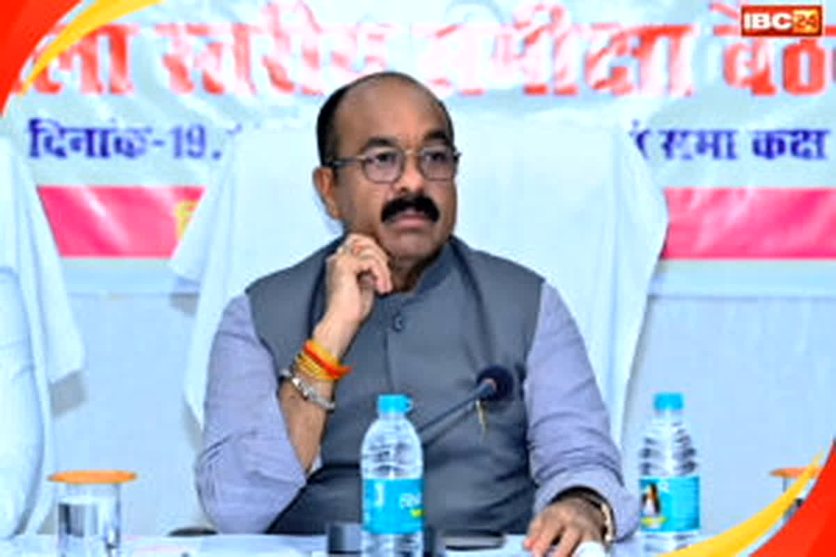 Bastar Olympics 2025: डिप्टी सीएम अरुण साव जगलपुर रवाना, मंत्री केदार कश्यप और फुटबॉलर बाईचुंग भूटिया भी मौजूद, बस्तर ओलंपिक के समापन समारोह में होंगे शामिल