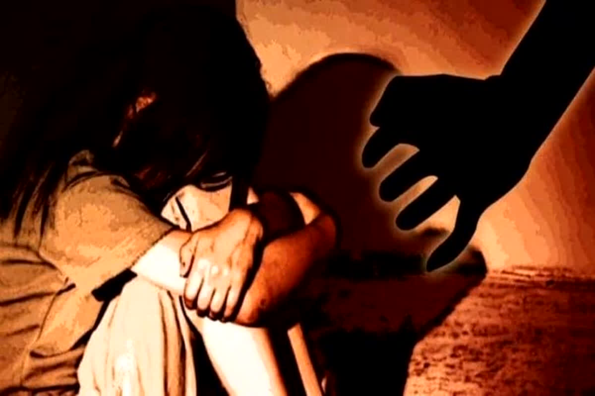 Abhanpur Rape News: पहले इंस्टाग्राम पर हुई दोस्ती..फिर सुनसान इलाके में ले जाकर नाबालिक का कर दिया ये हाल, मामला जानकर परिजनों के उड़े होश