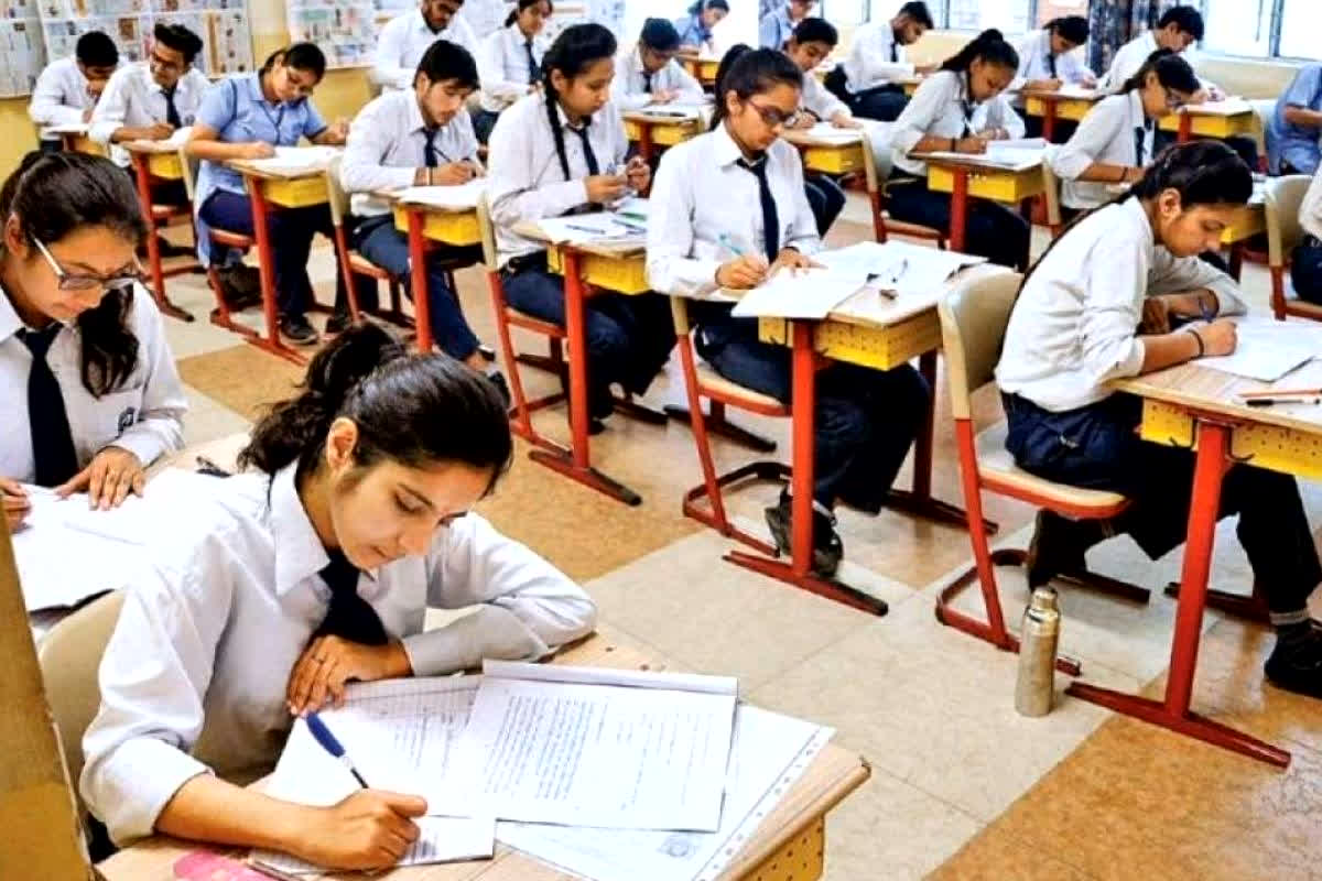 CG School News: टल सकती है छत्तीसगढ़ में स्कूली छात्रों की छमाही परीक्षा? इतने दिन आगे बढ़ सकती है तारीख, सामने आई बड़ी वजह