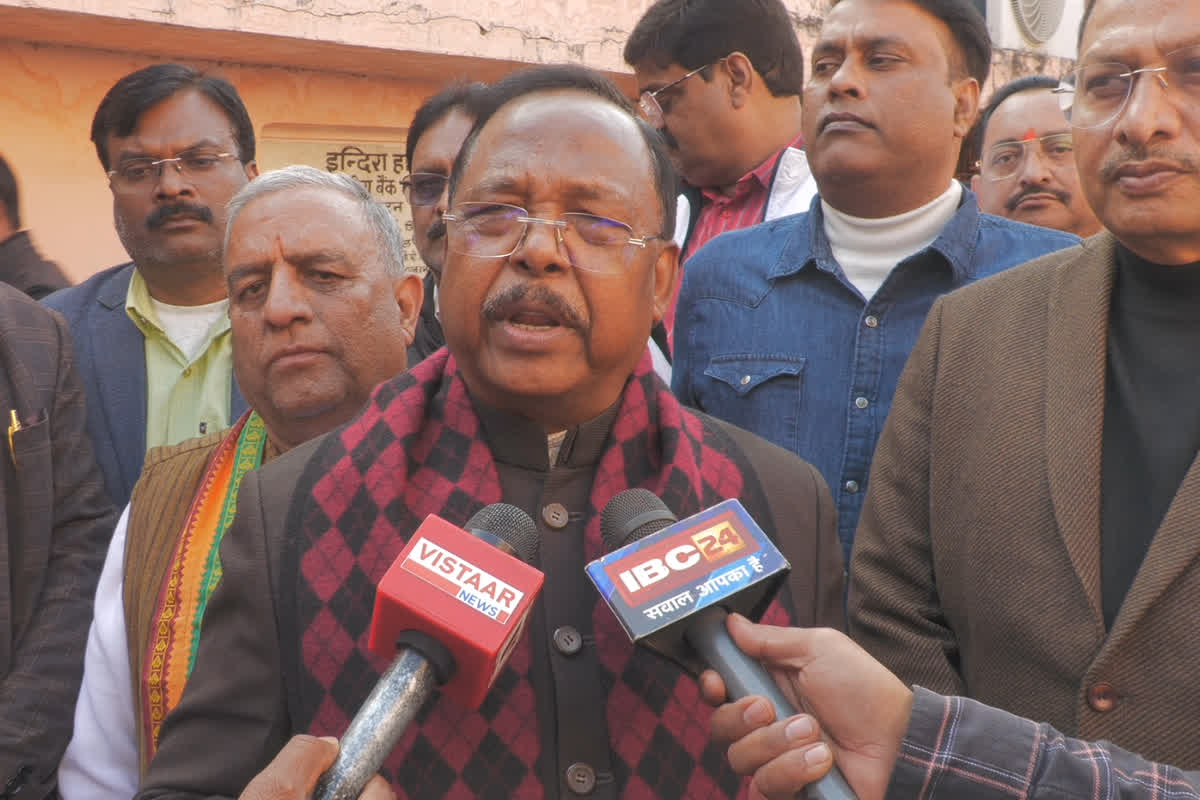 Chhattisgarh Fertilizer Scam: खाद की कालाबाजारी में छत्तीसगढ़ पांचवे स्थान पर, कृषि मंत्री रामविचार नेताम का चौंकाने वाला बयान, सुनकर आप भी रह जाएंगे हैरान