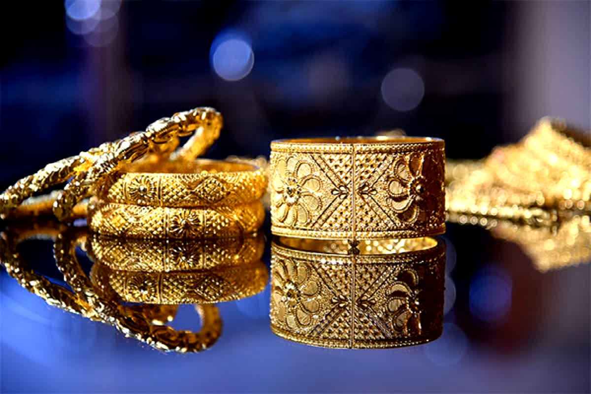 Gold Rate 19 December 2025: शादी के सीजन में फिर चमका सोना, फिर भी मुस्कुराएंगे खरीदार, यहां 1.01 लाख के करीब मिल रहा गोल्ड!