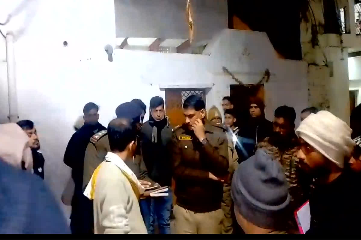 Jabalpur Crime News: घर से दूकान जानें निकले थे ज्वेलर्स बाप-बेटा, पहुंच गए थाने, जानें अचानक क्यों मांगनी पड़ी कानून से मदद