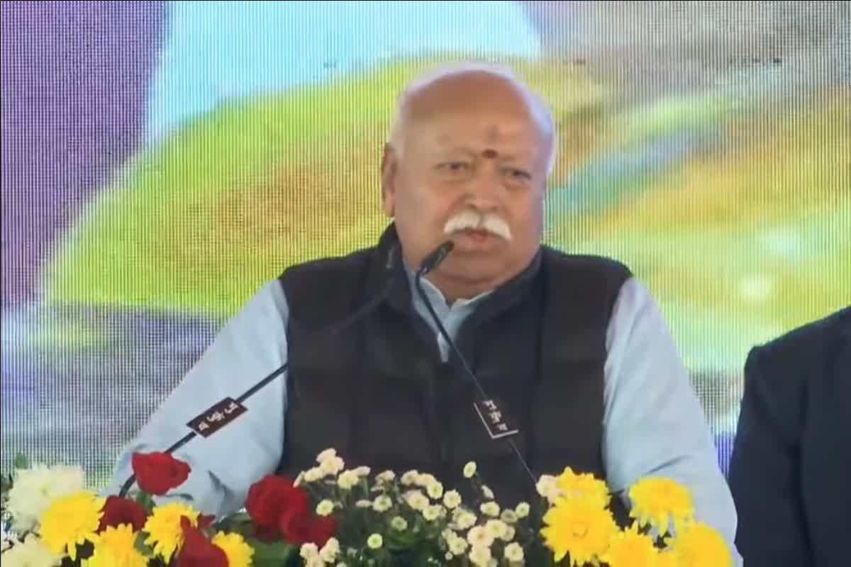 Mohan Bhagwat Raipur Visit: हिंदू सम्मेलन में पहुंचे RSS सरसंघचालक मोहन भागवत, साझा की पांच जरूरी बातें, समाज और देश के लिए अपनाएं ये नियम
