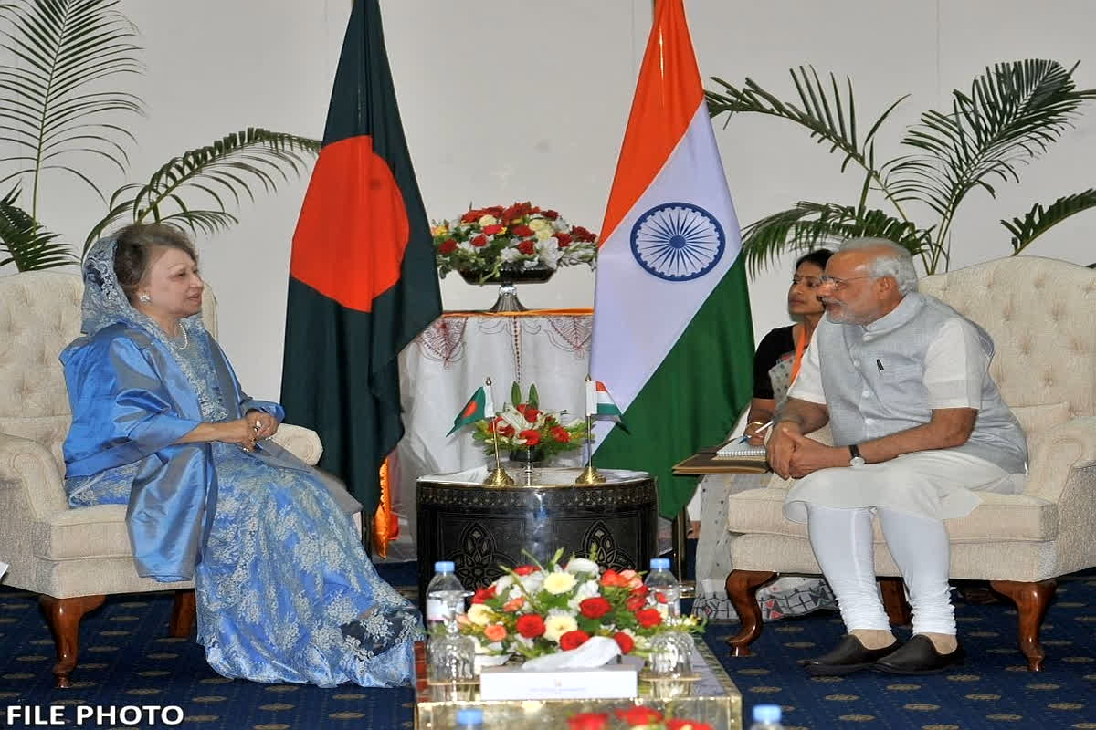 PM Modi On Khaleda Zia Passed Away : बांग्लादेश की पहली महिला प्रधानमंत्री खालिदा जिया के निधन पर पीएम मोदी ने जताया शोक, सोशल मीडिया पर शेयर किया भावुक पोस्ट