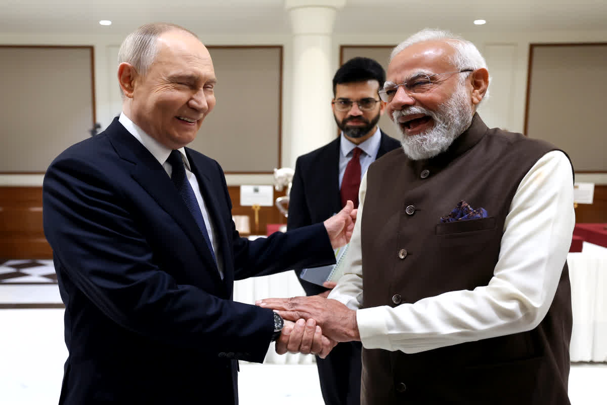 Putin PM Modi Meeting: ‘भारत न्यूट्रल नहीं…’, पुतिन का वेलकम कर बोले PM मोदी, जवाब में रूसी राष्ट्रपति ने कह दी ये बड़ी बात, देखें वीडियो