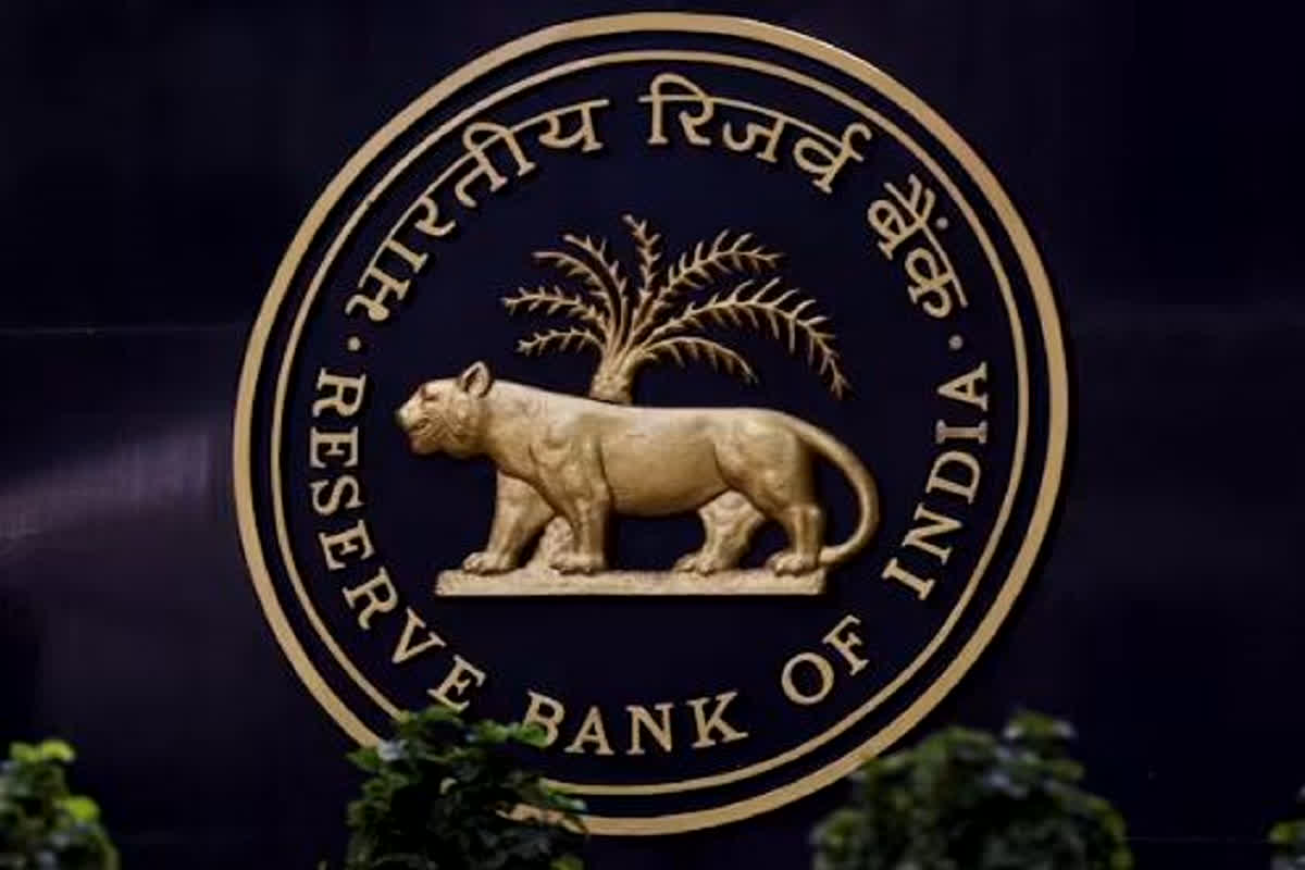RBI New Rules: 1 जनवरी से बदल जाएगा डिजिटल बैंकिंग! RBI के नए नियम से क्या होगा आसान और क्या होगा मुश्किल? जानिए वो बदलाव जो आपकी जेब पर डालेंगे असर