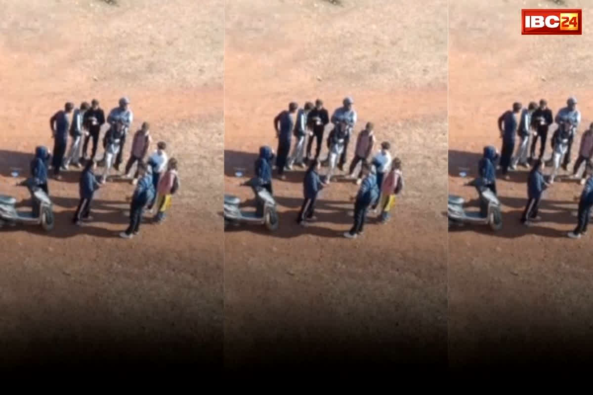 Shivpuri Viral Video: 40 सेकंड में 40 बार! छात्रा ने सरेआम युवक के साथ की शर्मनाक हरकत…देखकर फटी रह गई लोगों की आंखें