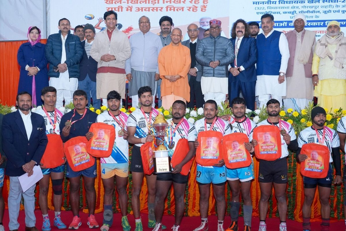 UP News: हर मंडल मुख्यालय में बनेगा स्पोर्ट्स कॉलेज, बीजेपी सरकार ने किया बड़ा ऐलान, सभी गांवों में खेल मैदान की भी घोषणा