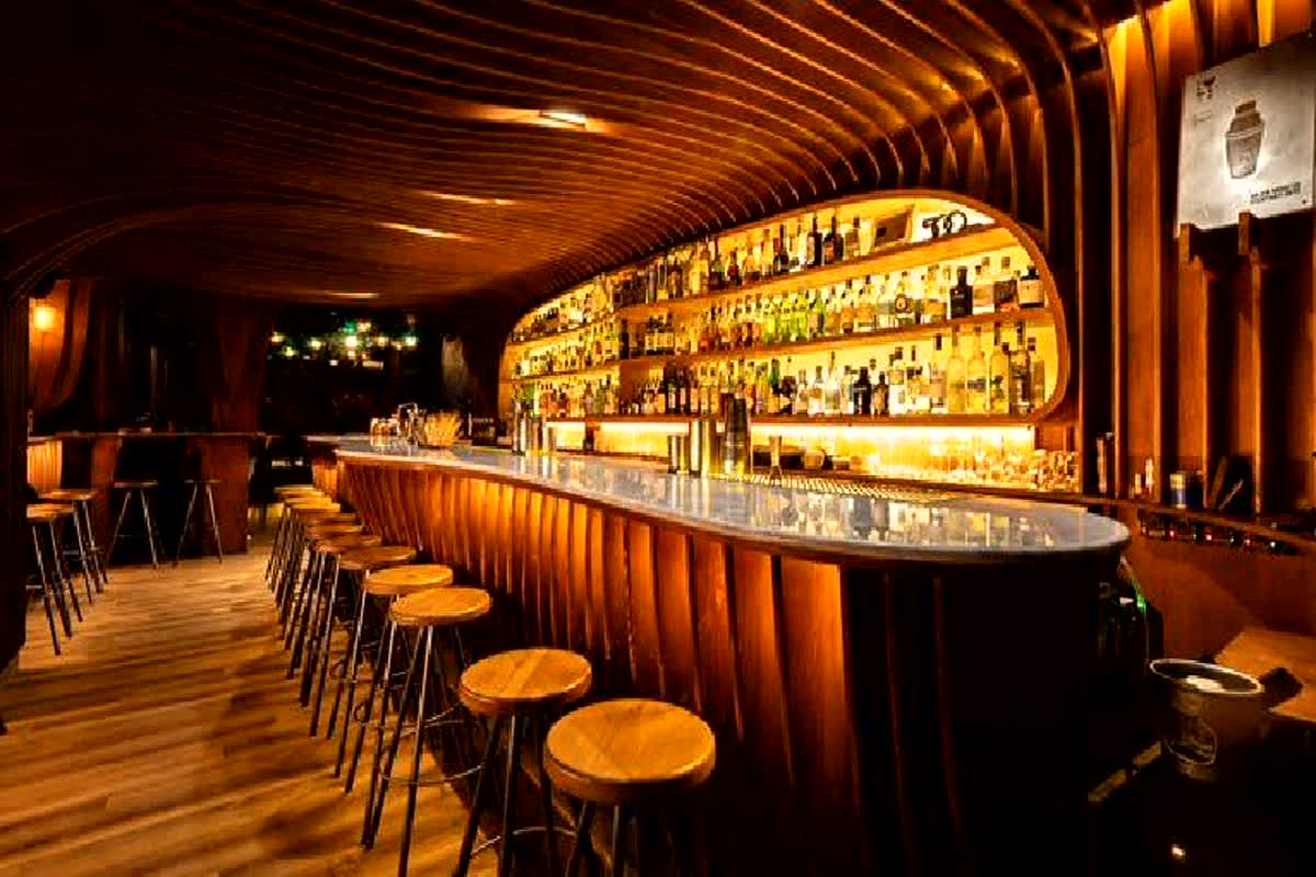 New Year Party Guidelines: न्यू ईयर पार्टी का मजा होगा डबल, सुबह 5 बजे तक खुले रहेंगे बार और रेस्टोरेंट, सरकार ने लोगों को दी खुशखबरी