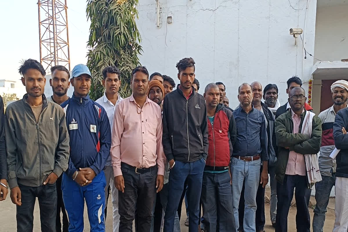 Bhatapara Crime News: गुरु घासीदास जयंती कार्यक्रम में विवाद, सतनामी समाज के लोग पहुंचे थाने, कर रहे ये मांग