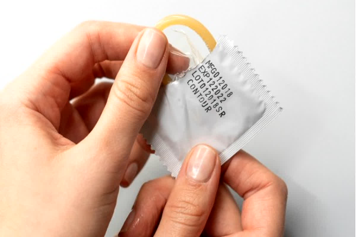 Online Condom Order: इस शख्स ने एक साल में खरीद डाले एक लाख रुपए के कंडोम, Swiggy Instamart के आंकड़े देख उड़ जाएंगे होश!