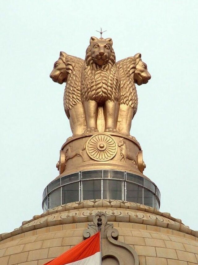 SC 10 Landmark Rulings in 2025: साल 2025 में सुप्रीम कोर्ट की चौखट तक पहुँचने वाले 10 बड़े मामले.. कुछ फैसलों से आया बड़ा सियासी मोड़