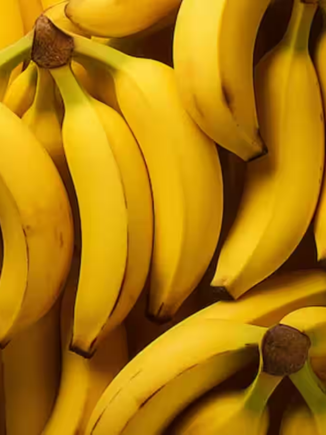 Bananas in Winter: सर्दियों में केला खाना चाहिए या नहीं? ये फैक्ट जानकर चौंक जाएंगे आप