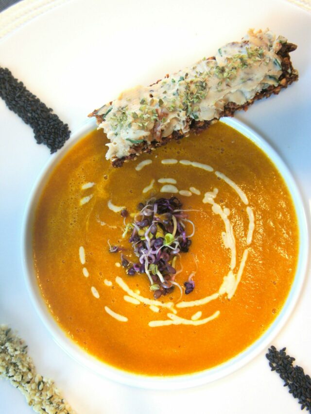 Winter soups: सर्दियों में शरीर को गर्म रखने के लिए पिएं ये 8 सूप, इन राज्यों से है खास कनेक्शन