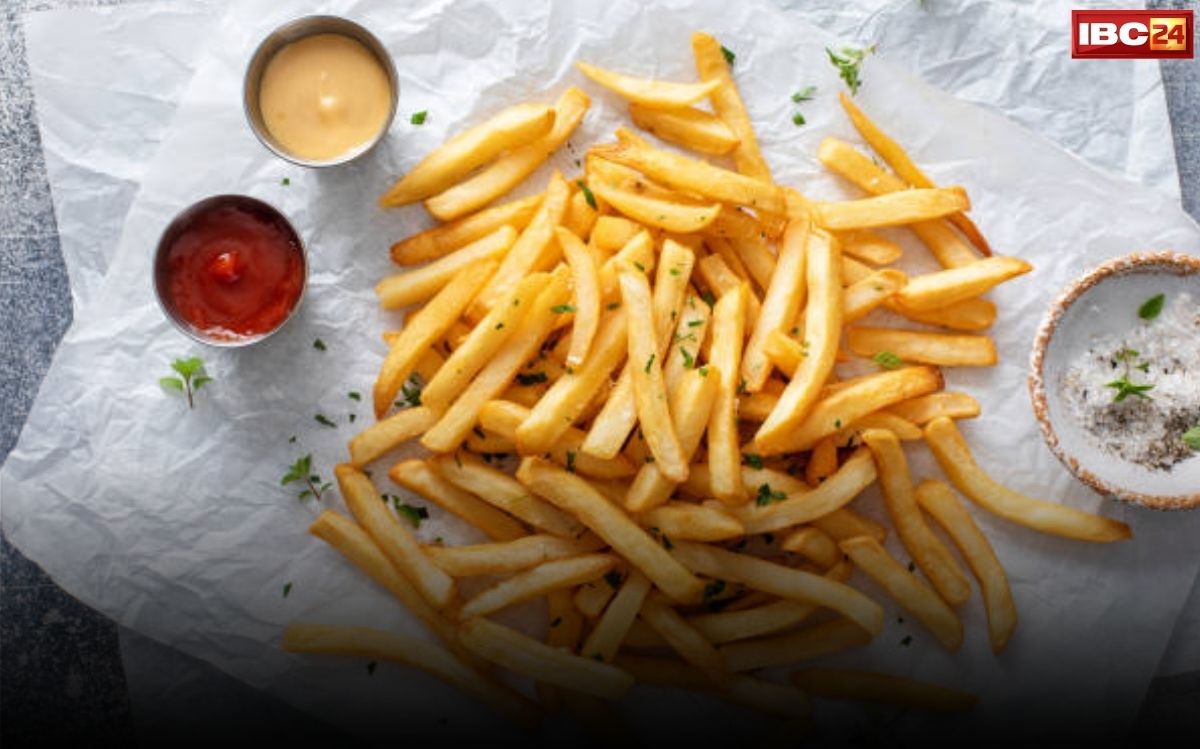 French Fries Factory: कहीं आप भी तो फ्रेंच फ्राइज़ के दीवाने नहीं! इस जगह पैरों से कुचल कर बनाए जा रहे फ्राइज़, अवारा कुत्ते भी ले रहे स्वाद