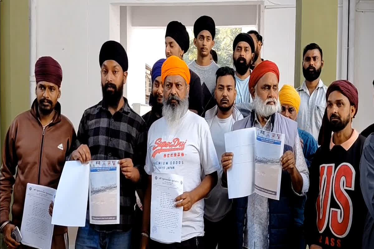 Gwalior Gurudwara Controversy: एक पोस्ट और भड़क उठा विवाद! गुरुद्वारे के पंचों पर आपत्तिजनक आरोप, सिख समाज पहुंचा एसपी ऑफिस