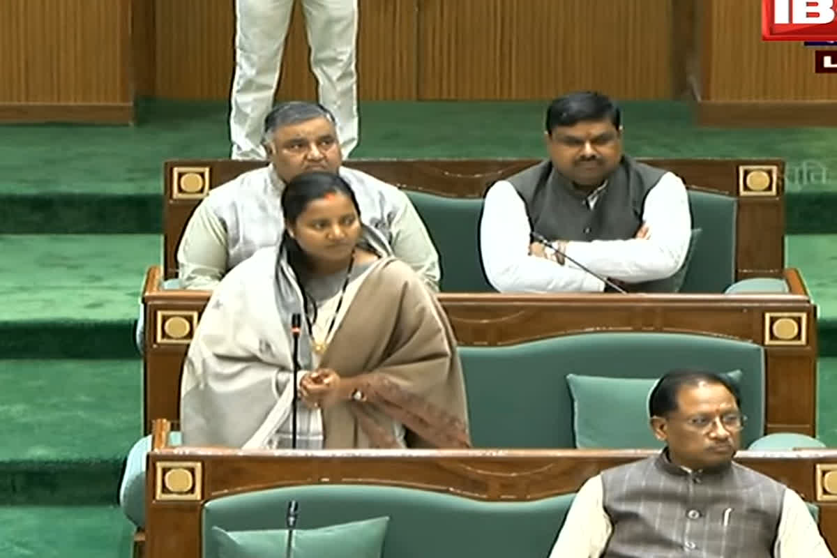 CG Vidhan Sabha Winter Session 2025: ‘जवाब ही नहीं आया तो और क्या सवाल पूछूं’, मंत्री लक्ष्मी राजवाड़े पर भड़के भाजपा विधायक, आप भी देखें वीडियो