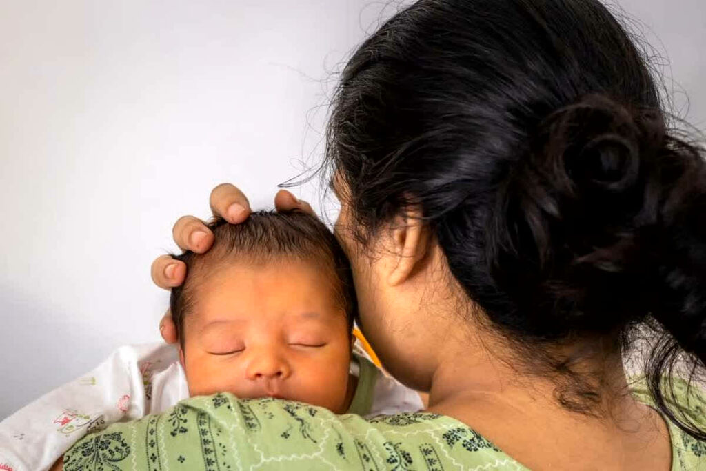 23 Days Baby Dies: रात में पति-पत्नी बिस्तर पर कर रहे थे ऐसा काम, दबकर हो गई 23 दिन के बच्चे की मौत / Image: Symbolic