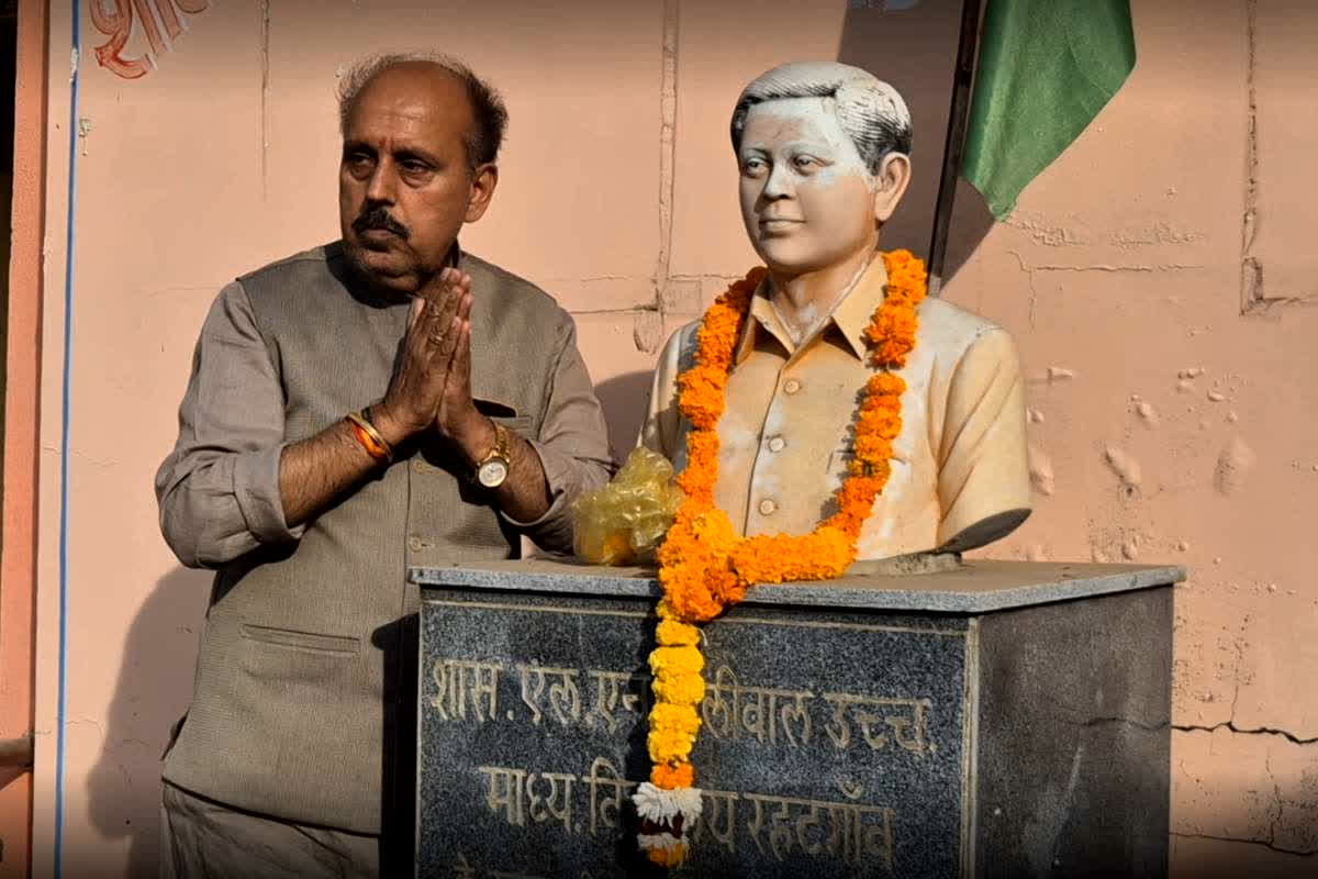 Land Donation for School: जो ना कर पाए जिम्मेदार…वो कर दिखाया पालिवाल परिवार! स्कूल बनाने दान में दे दी करोड़ों की जमीन, 25 एकड़ में बनेंगी शैक्षणिक संस्थाएं