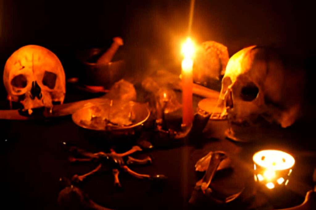 Vashikaran for Girlfriend: प्रेमी ने गर्लफ्रेंड के लिए करवाया वशीकरण, शादी के बाद फिर से पाना चाहता था प्रेमिका को / Image: Symbolic