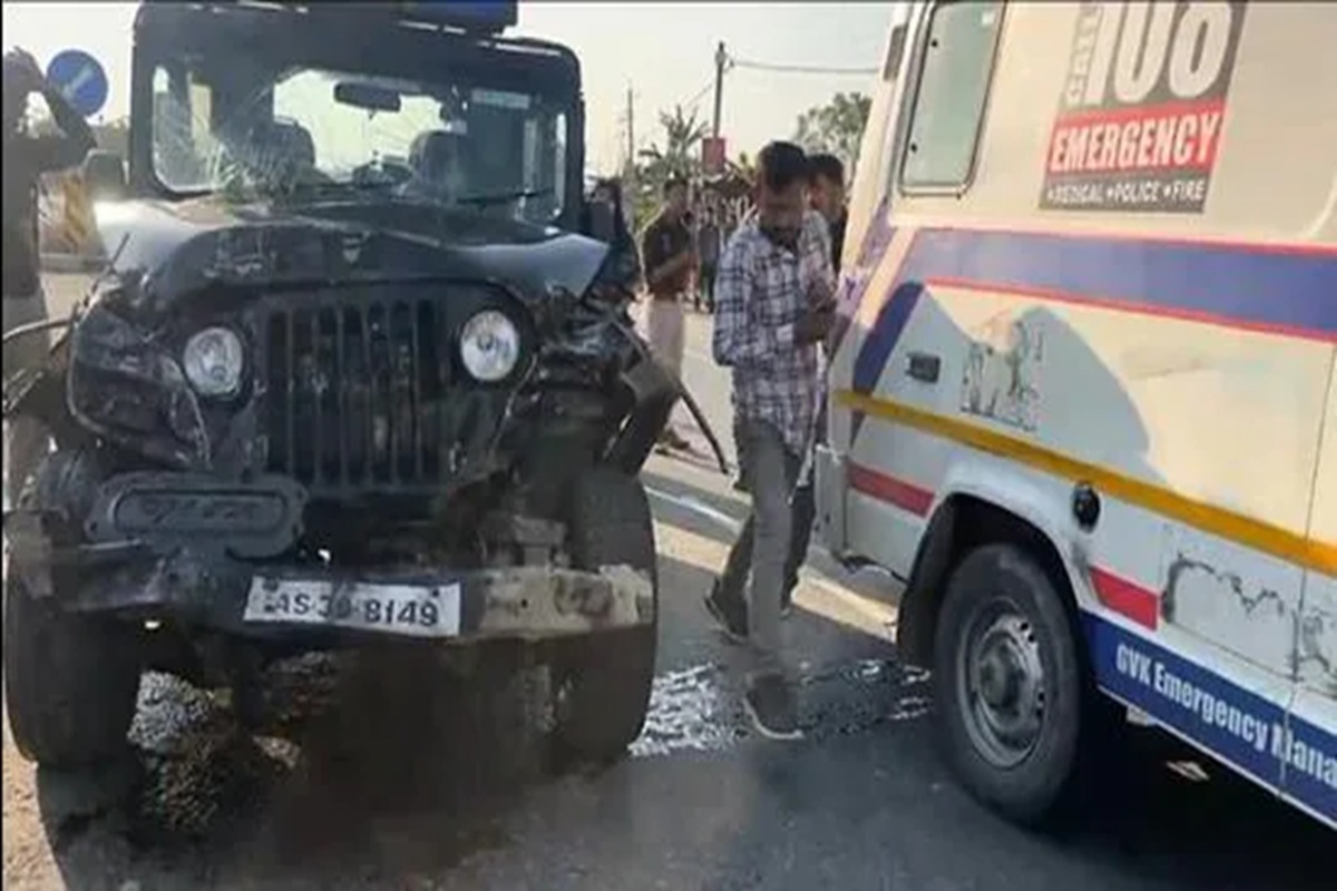 Union Minister Sarbananda Sonowal News: इस कैबिनेट मंत्री के काफिले की गाड़ी का एक्सीडेंट, 4 पुलिसकर्मी सहित 6 लोग घायल, पैतृक घर जाते वक्त इस जगह पर हुआ बड़ा हादसा