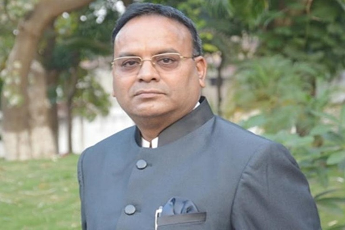 शह मात The Big Debate: उधर भ्रष्टाचार के बाबू.. इधर ‘सीनियर’ बेकाबू! करप्शन के बहाने सरकार पर तंज, आखिर विपक्ष की भाषा क्यों बोल रहे भाजपा के पुराने नेता?