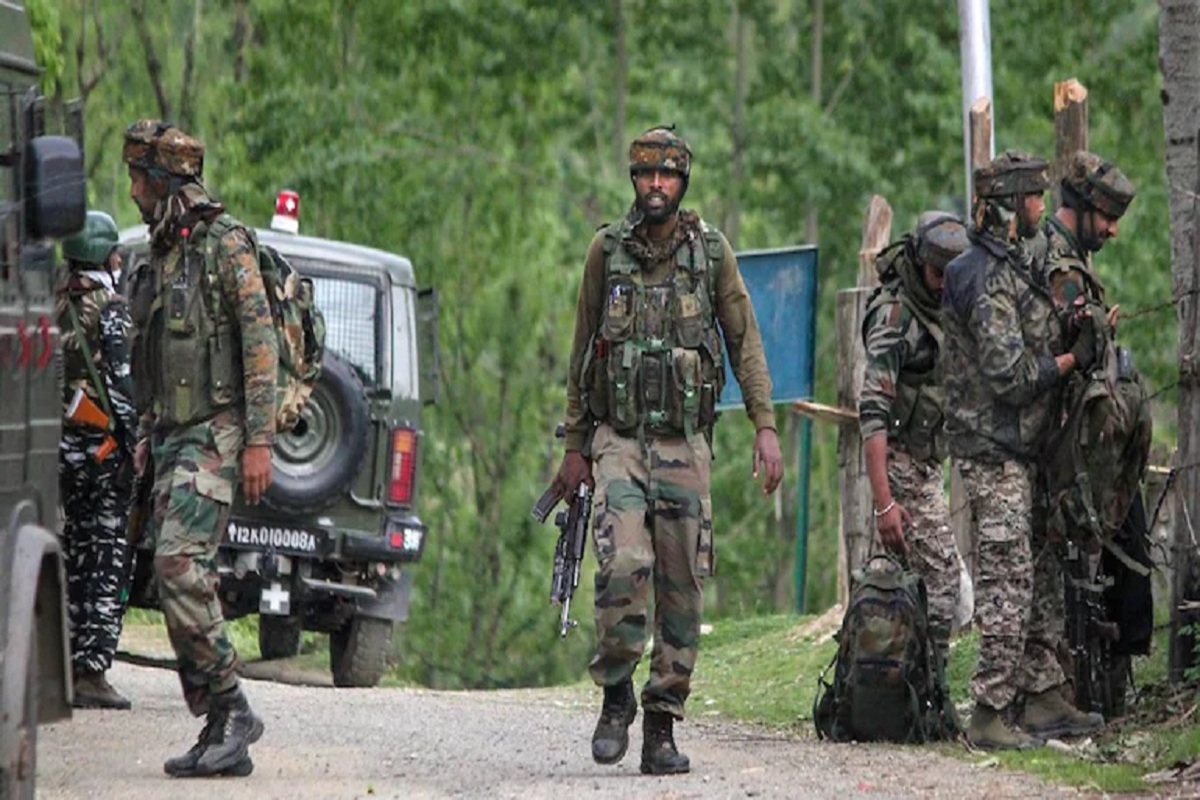Kishtwar Terror Encounter: गणतंत्र दिवस से पहले जम्मू में आतंकियों और सुरक्षाबलों के बीच मुठभेड़, इतने जवान घायल, इस संगठन के दहशतगर्दों के छिपे होने की आशंका