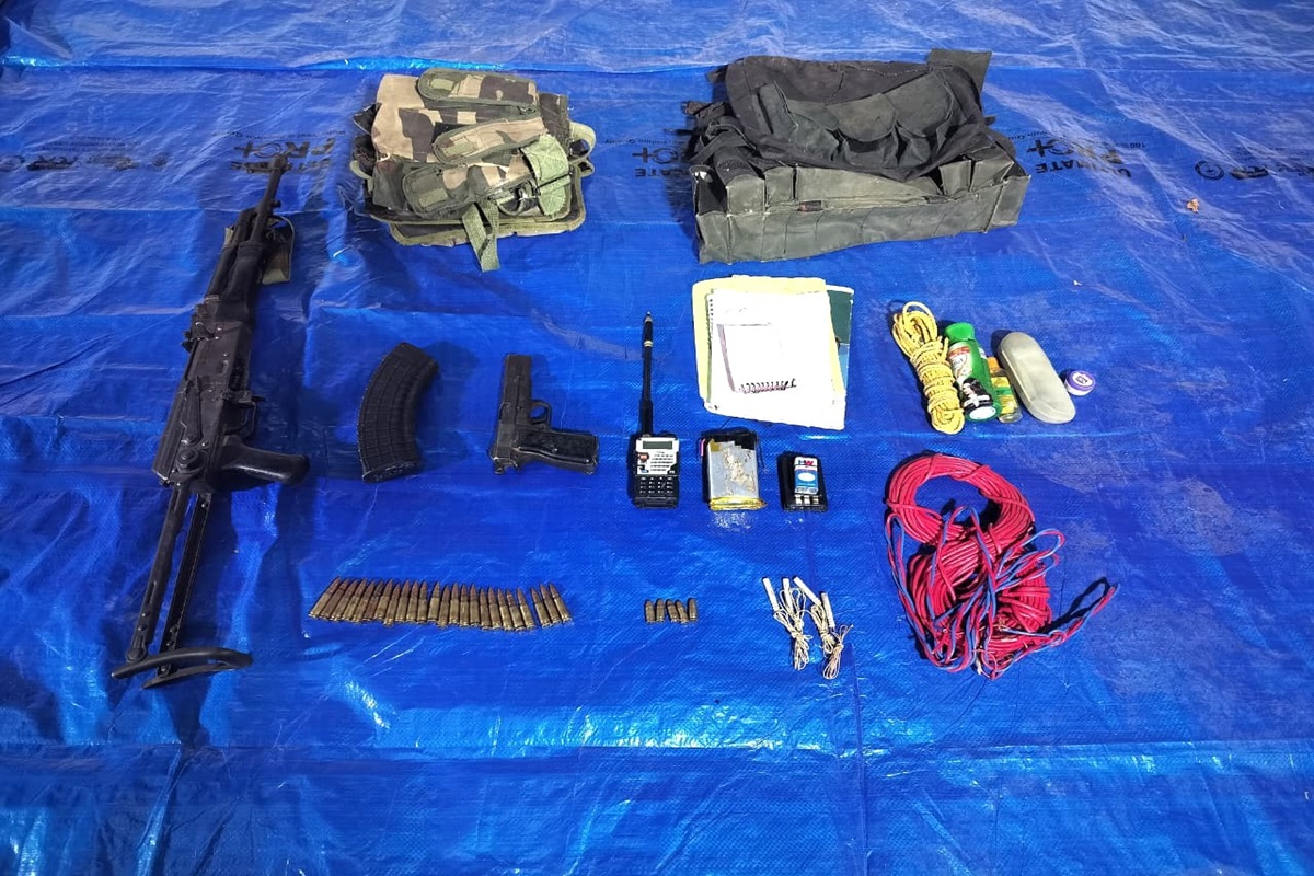 Bijapur Naxalites Encounter: बीजापुर में मुठभेड़ में ढेर हुए दो कुख्यात माओवादी कैडर, दोनों के शव और हथियार बरामद