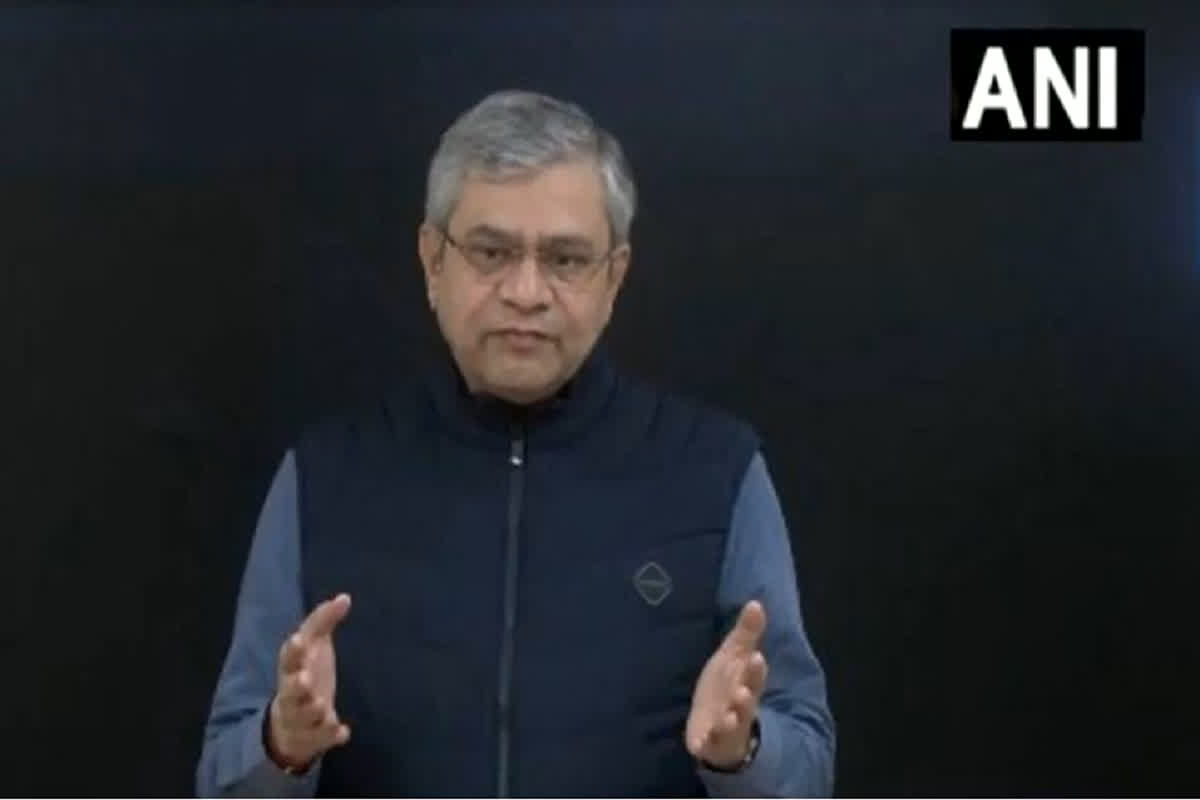 Creators Corner Launched: सरकार का क्रिएटिव प्लान! ‘क्रिएटर्स कॉर्नर’ लॉन्च, एक करोड़ युवा अब क्रिएटर्स इकोनॉमी में चमकाएंगे अपना जादू!