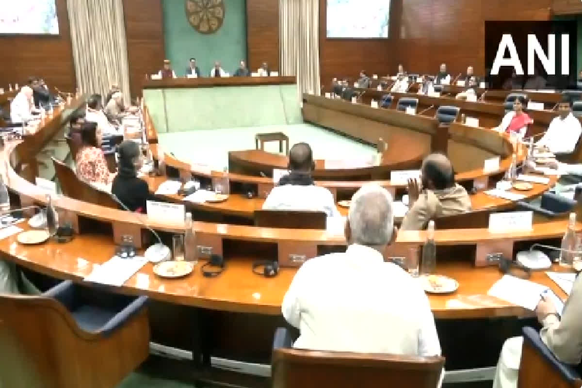 Union Budget 2026: बजट सत्र की शुरुआत से पहले हुई सर्वदलीय बैठक, विधायी एजेंडे समेत अहम मुद्दों पर हुई चर्चा