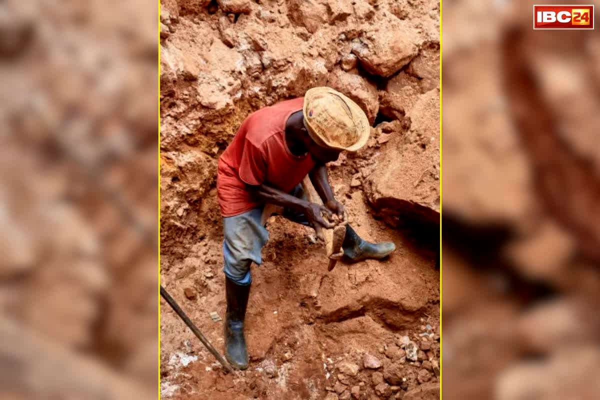 Congo Mine Collapse Viral Video: खदान हादसे में 200 लोगों की दर्दनाक मौत.. बारिश के बीच कर रहे थे खुदाई, अचानक ढह गई पूरी जमीन