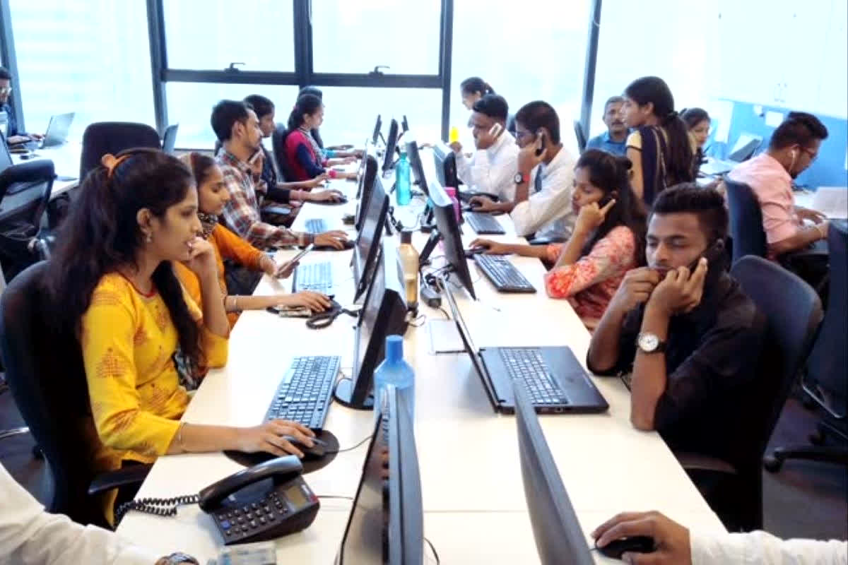 Empolyees Fired News: नौकरी से निकाले जायेंगे 500 कर्मचारी.. इस दिग्गज कंपनी ने किया छंटनी का ऐलान, खुद ही बताई वजह