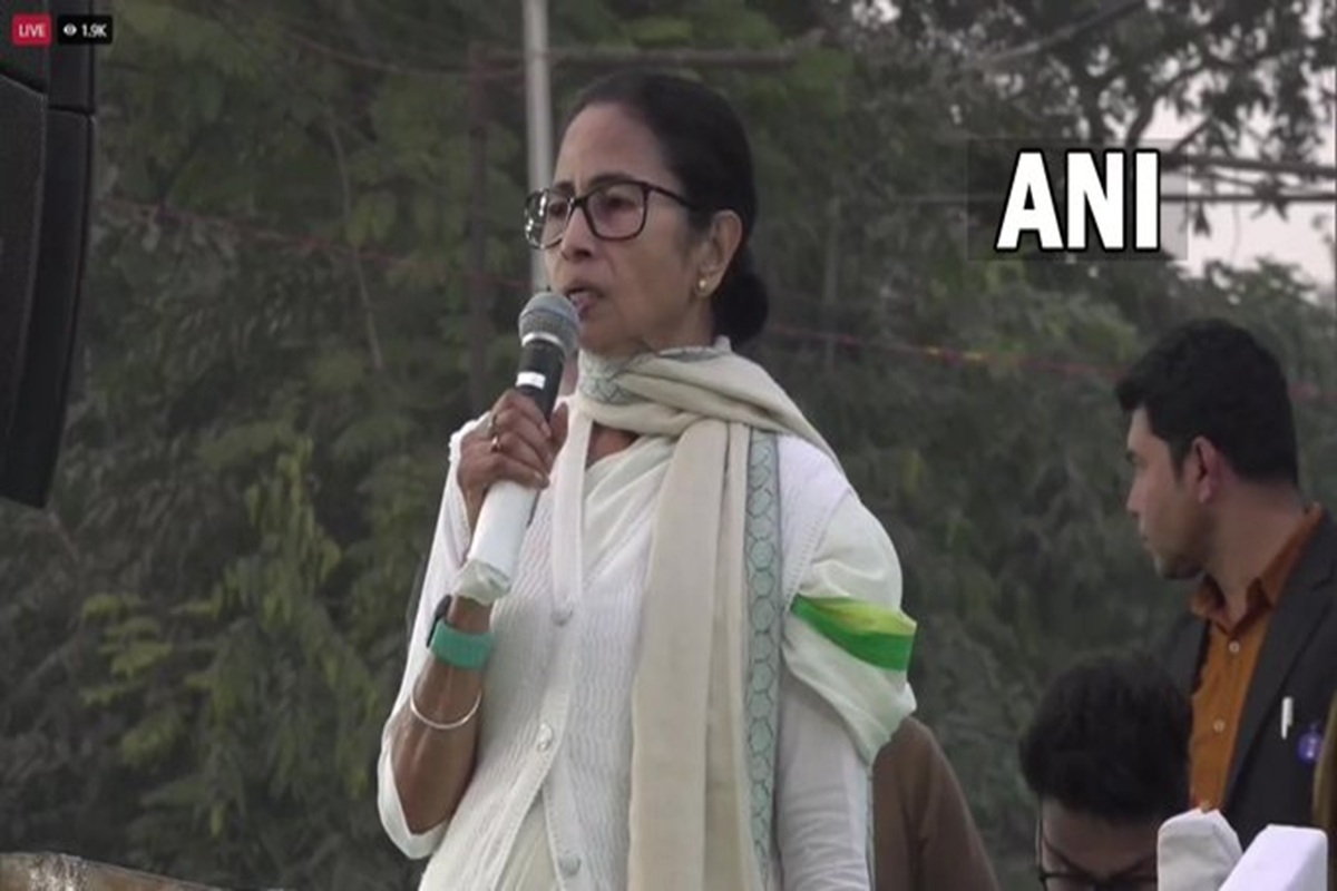 Mamata Banerjee Protest Rally: ममता बनर्जी का बड़ा आरोप, सुवेंदु अधिकारी ने अमित शाह को भेजा कोयला घोटाले का पैसा, पेनड्राइव में हैं सबूत