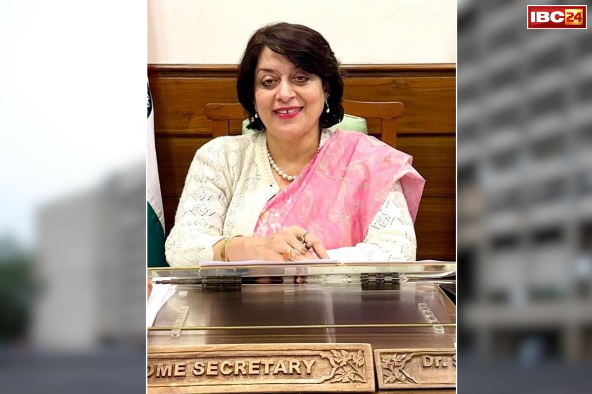 IAS Officers Promotion and Transfer Order: कई सीनियर IAS अफसरों का तबादला.. सुमिता मिश्रा को राजस्व और आपदा प्रबंधन विभाग की जिम्मेदारी, देखें आदेश