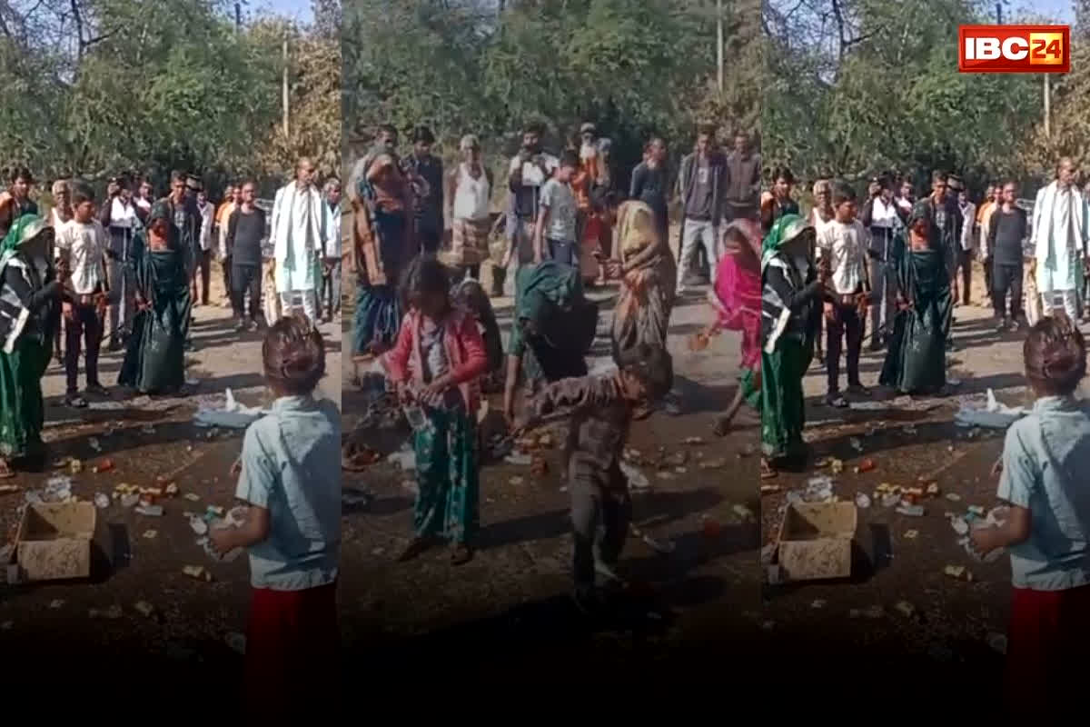 Jabalpur Liquor: अवैध शराब के खिलाफ महिलाओं का हल्लाबोल! बीच सड़क आकर तोड़े तस्करों के सपने, पेटियां छीनकर कर दिया ऐसा हाल, देखें वीडियो